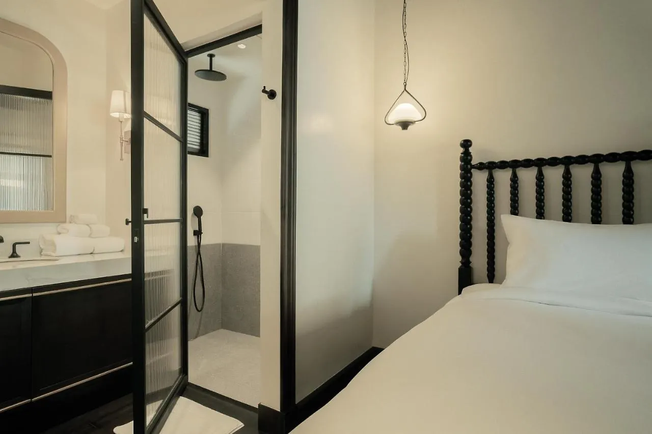 V Maison Boutique Hotel Luang Prabang 4*,